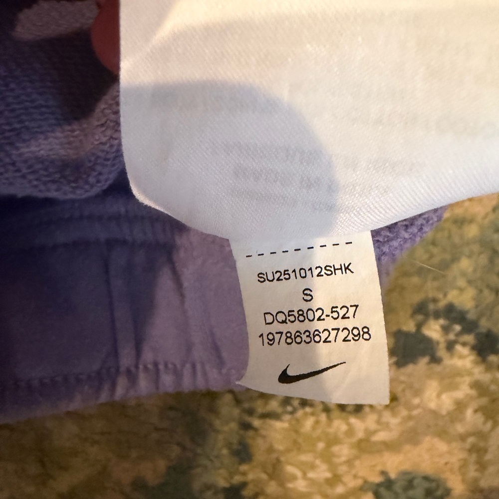 Nike Club Fleece shorts size small - Picture 4 of 4
